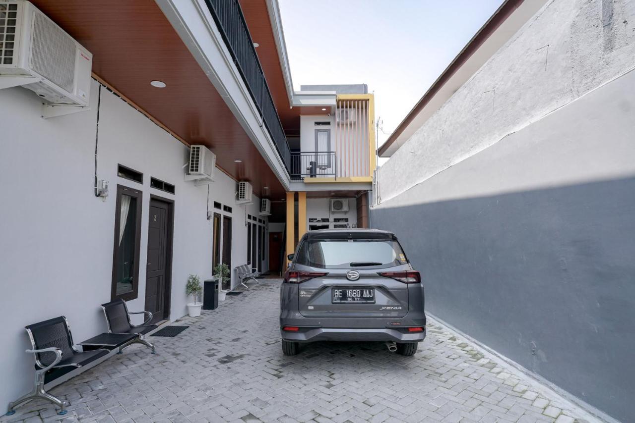 Reddoorz @ Jalan Urip Sumoharjo Lampung Hotell Bandar Lampung Eksteriør bilde